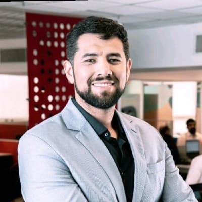 Román Olguin portrait