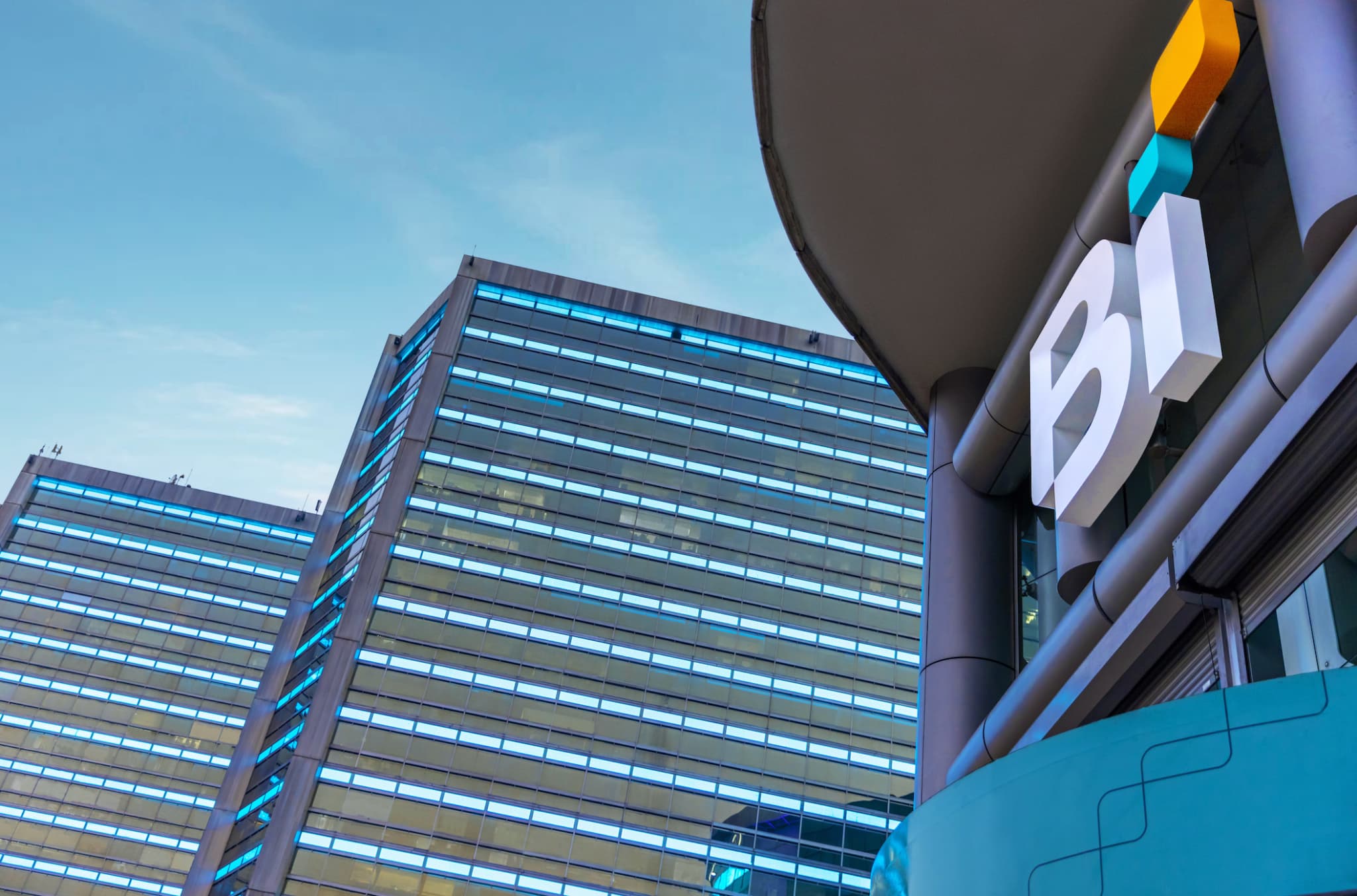 Diseño UI/UX, Desarrollo Front-End, Desarrollo Back-End, Desarrollo de Aplicaciones. project background image