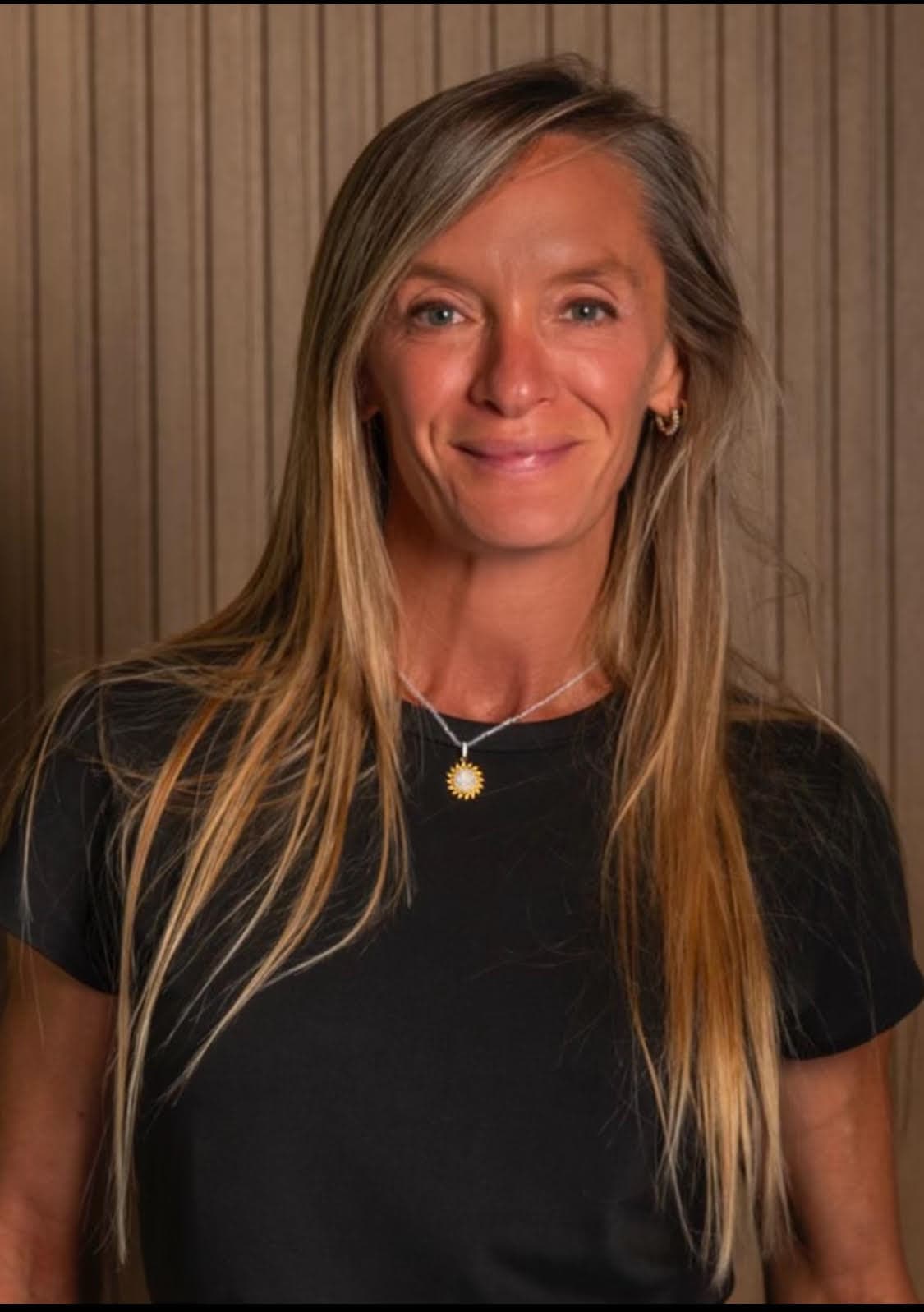 Hermann's Grid and Organizational Systems: How AI Amplifies Structural Design cover image